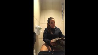 Bootylicious on toilet4, ScatKings.com Scat Porn 4 ScatKings.com Scat Porn